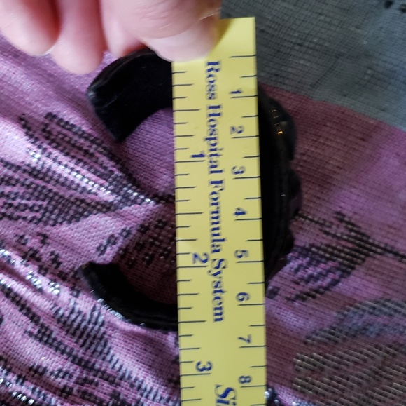 Cuffed Rhinestone Express Bracelet - Picture 4 of 4